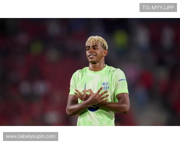 西媒报道亚马尔备战巴黎之战积极训练成为最后离场球员之一